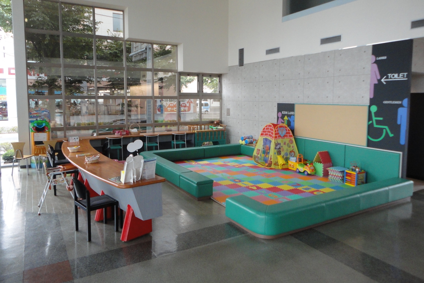 C本社 キッズコーナー